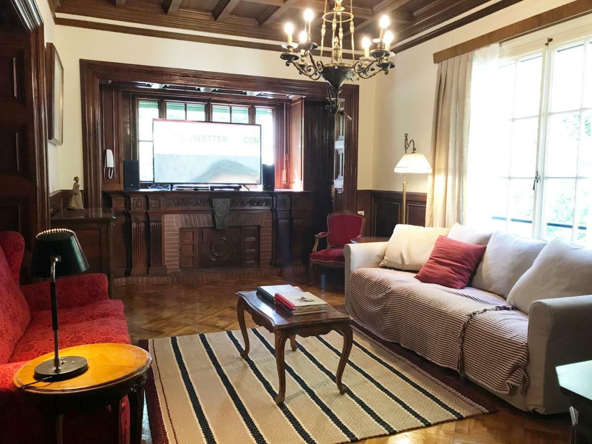Espectacular Casa Chateau En El Centro De Олот Екстер'єр фото