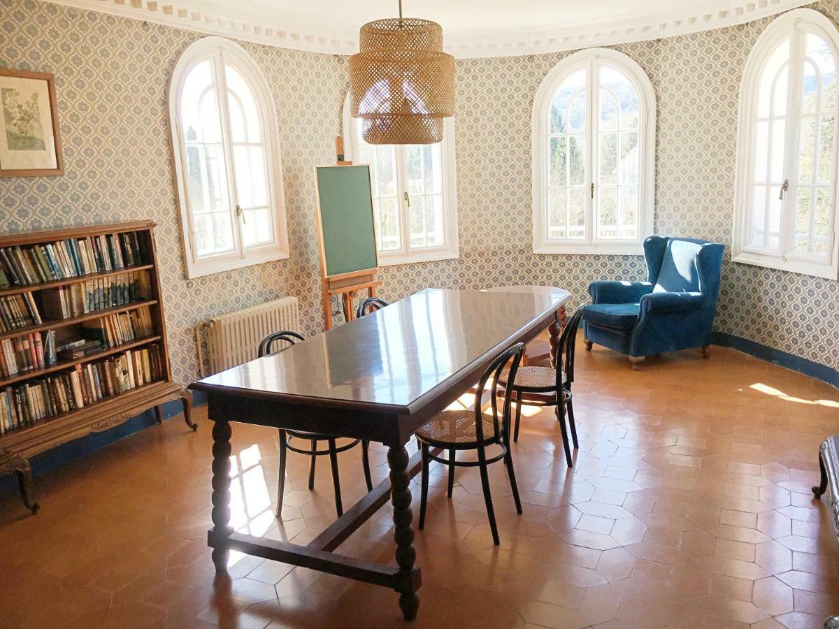 Espectacular Casa Chateau En El Centro De Олот Екстер'єр фото